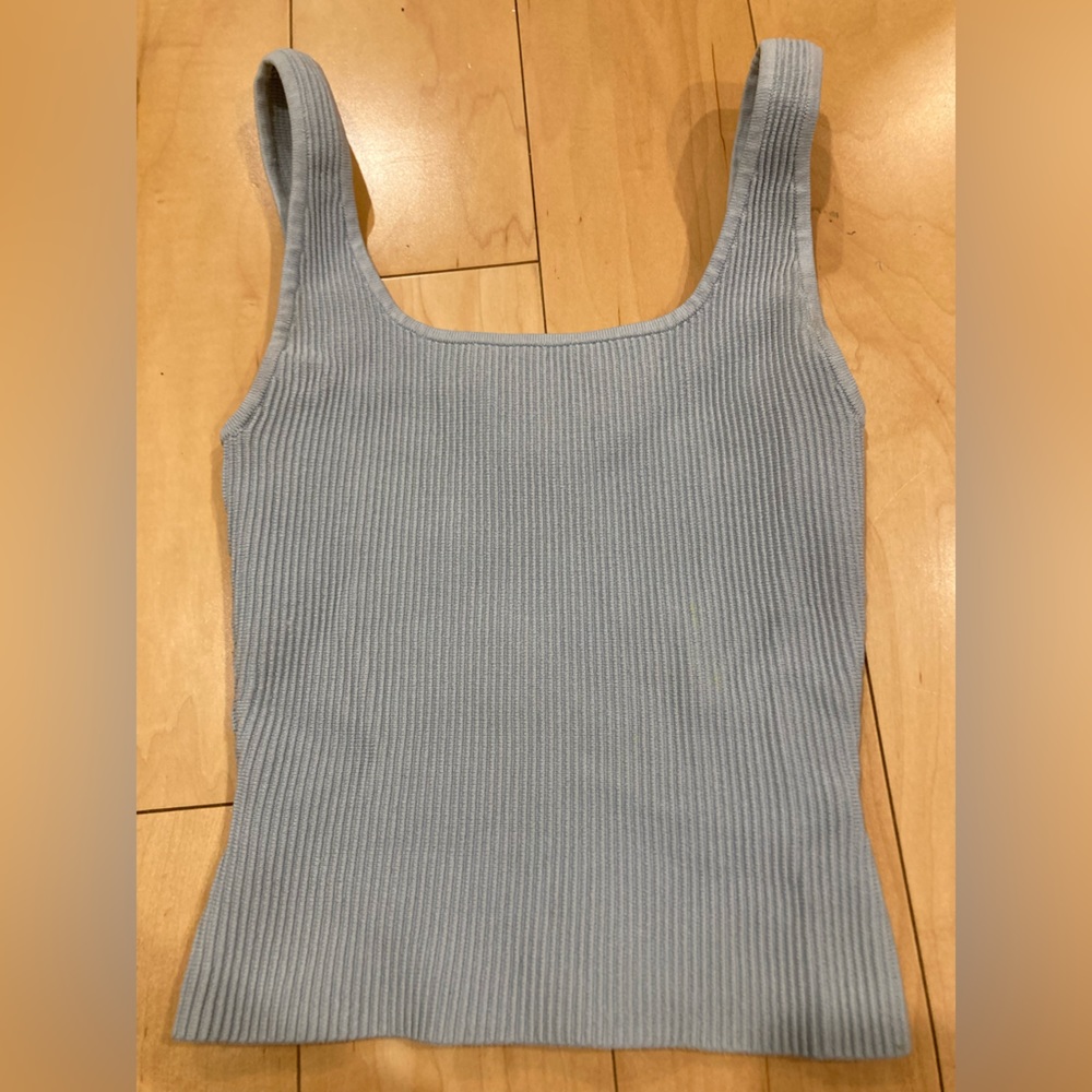 Aritzia sculpt tank top light blue